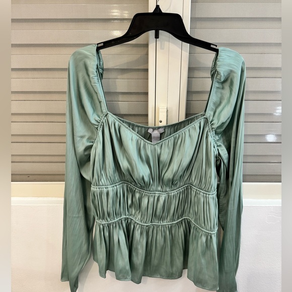 H&M Satin Light Green Blouse - Picture 1 of 4